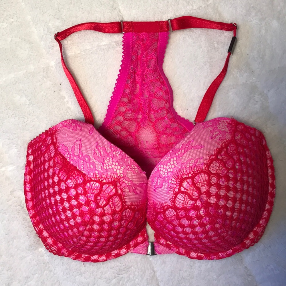 NWT Victoria Secret Push up Bra 32ddd